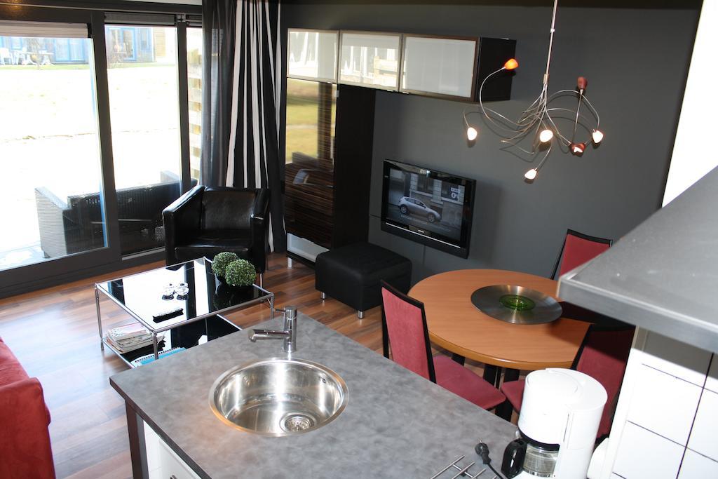 Aphrodite Met Zonnig Terras, Eigen Keuken, Verwarmd Hotel-Zwembad, Nabij Dorp, Duinen En Strand Hollum  Rom bilde
